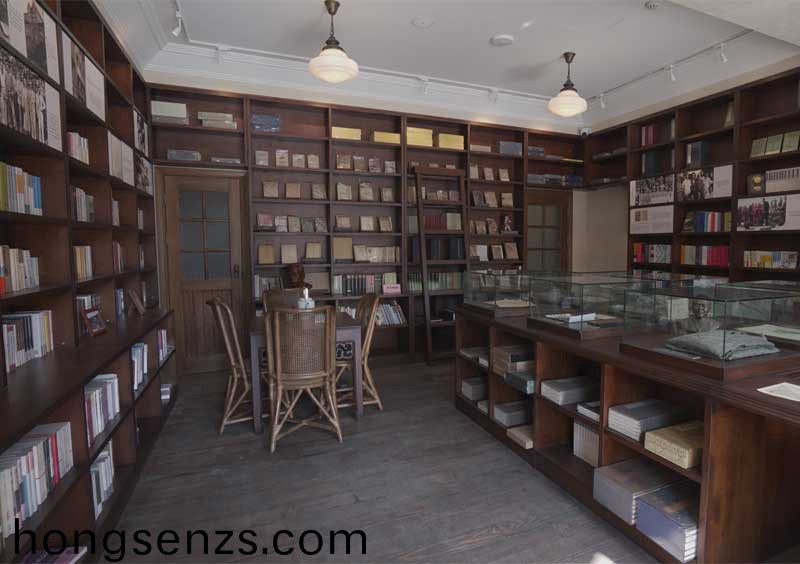 內(nèi)山紀(jì)唸書跼